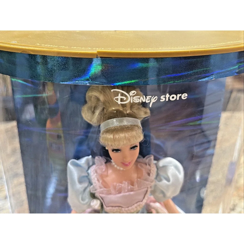 Disney Store Cinderella Royal Princess Series Doll NIB Light Up Case